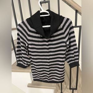 100% Merino Wool, Club Monaco. Size: XS (loose fit)